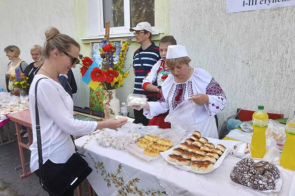 Благодійний ярмарок у Гребінці на підтримку ЗСУ
