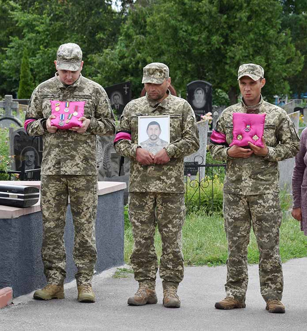 У Пирятині в останню путь провели захисника України