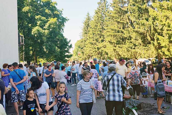 Благодійний ярмарок у Гребінці на підтримку ЗСУ