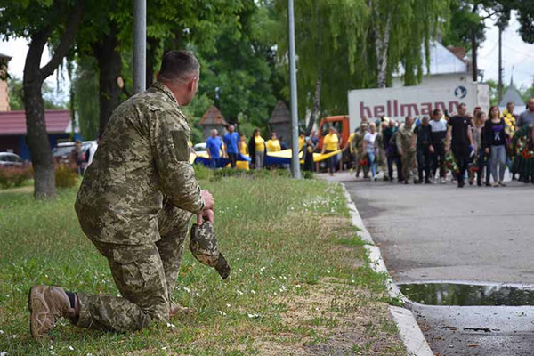 У Пирятині в останню путь провели захисника України