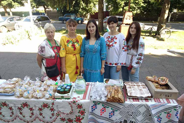 Благодійний ярмарок у Гребінці на підтримку ЗСУ