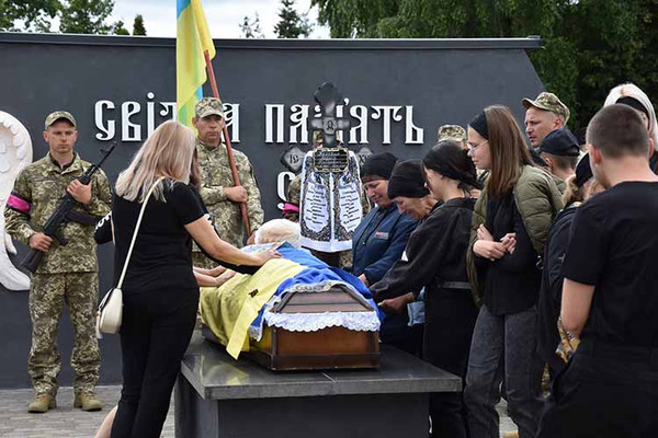 У Пирятині в останню путь провели захисника України