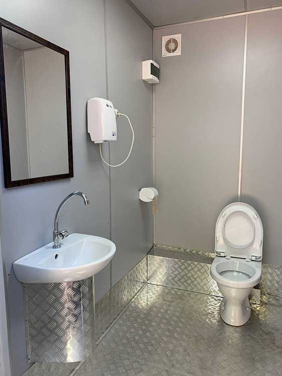 У Пирятині в центрі міста запрацювала модульна вбиральня У Пирятині в центрі міста запрацювала модульна вбиральня