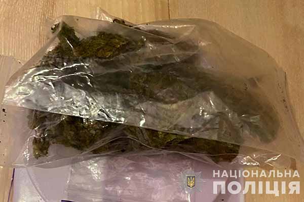 У Полтаві затримали “закладчика”, який продавав наркотики