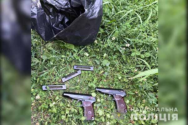 У Лубенській тергромаді на узбіччі дороги знайдено вогнепальну зброю