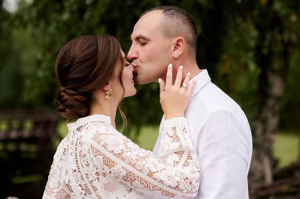 Кохання під час війни: на Полтавщині літній весільний сезон побив рекорди тогорічного