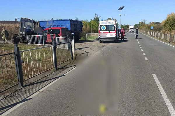 Відбулося зіткнення трактора МТЗ з автомобілем «Volkswagen Caddy»