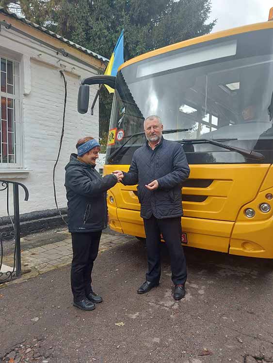 На Гребінківщині придбали новий шкільний автобус