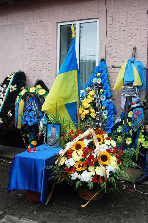 На Гребінківщині провели в останню путь мужнього воїна Р.Осіновського