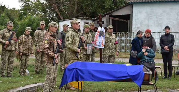 Пирятинська громада провела в останню путь ще одного солдата