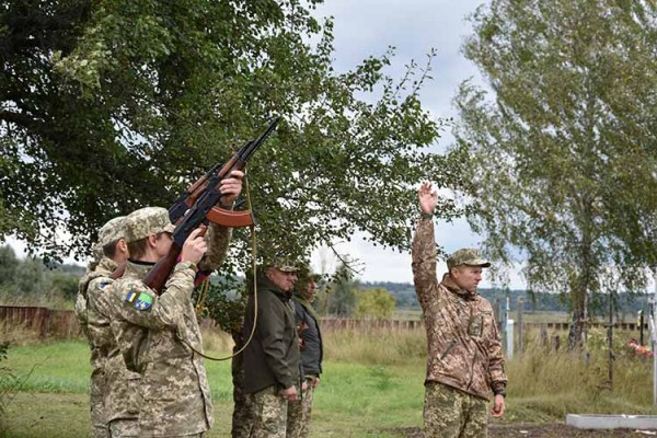 Пирятинська громада провела в останню путь ще одного солдата