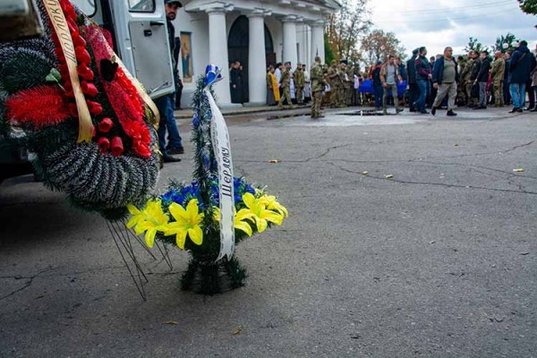 На Полтавщині в останню путь провели шістьох захисників України
