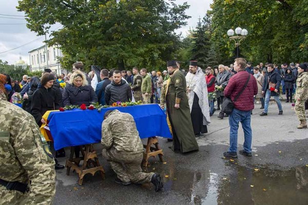 На Полтавщині в останню путь провели шістьох захисників України