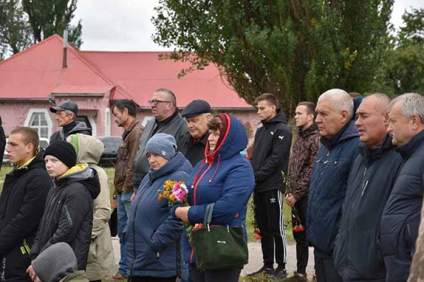 Пирятинська громада провела в останню путь ще одного солдата