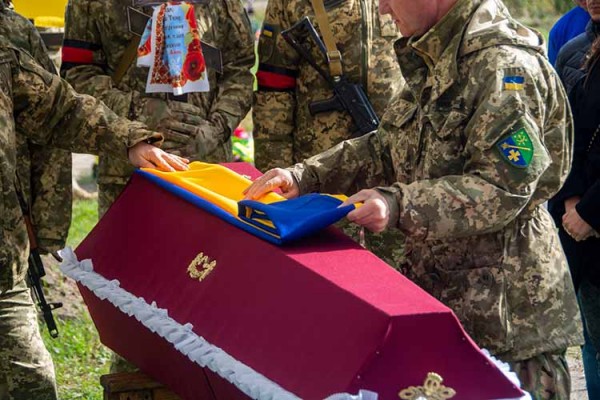 На Полтавщині в останню путь провели шістьох захисників України