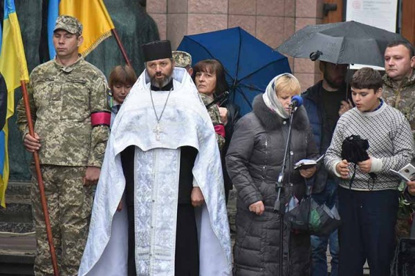 На Полтавщині в останню путь провели 30-річного захисника з Пирятинщин