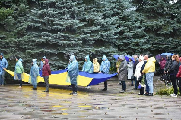 На Полтавщині в останню путь провели 30-річного захисника з Пирятинщин