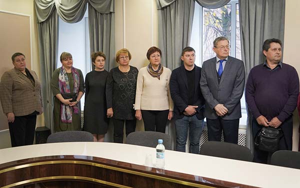 Закладам освіти Полтавщини передали нову інтернет-техніку