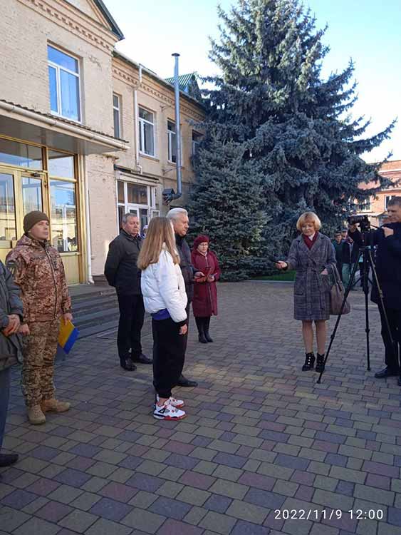 У Лубнах батькам, дружині та донці передали орден загиблого сина