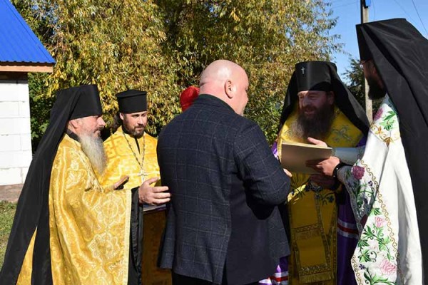 У Пирятині освятили місце під будівництво архондарика