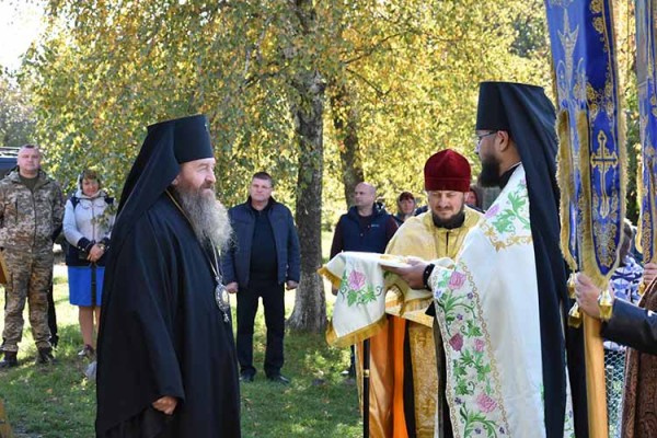 У Пирятині освятили місце під будівництво архондарика