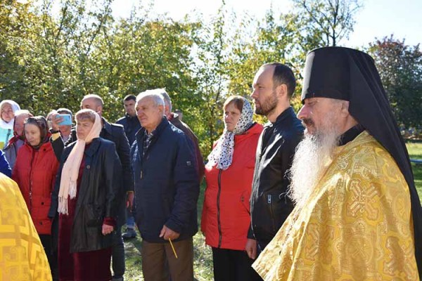 У Пирятині освятили місце під будівництво архондарика