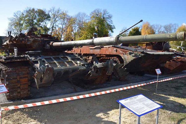 У Полтаві можна подивитись на знищену техніку російських окупантів