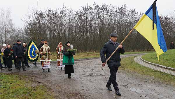 На Лубенщині вшанували жертв голодоморів в Україні