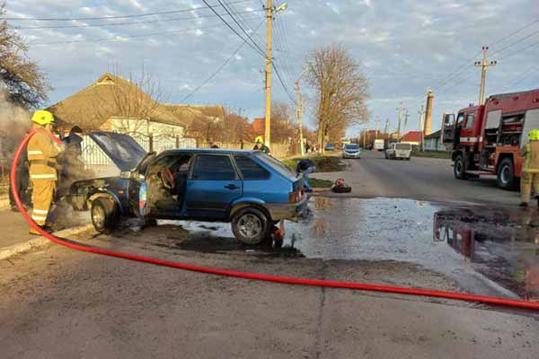У Миргороді під час руху загорівся «ВАЗ 21093»