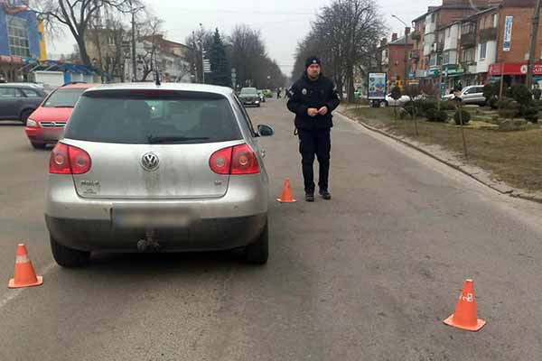 У Миргороді водійка збила пішохода: травмована жінка госпіталізована до лікарні