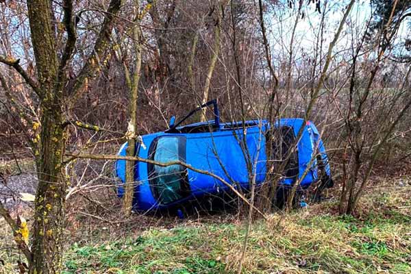 На Полтавщині п’яний водій допустив з’їзд у кювет: троє осіб травмовано