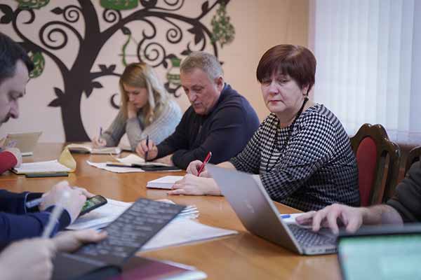 У Полтаві тривають підготовчі роботи для монтажу модульного містечка