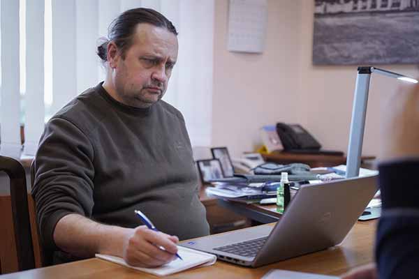 У Полтаві тривають підготовчі роботи для монтажу модульного містечка