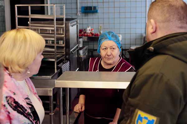 Дмитро Лунін оглянув укриття і пункт незламності в Лубенській школі