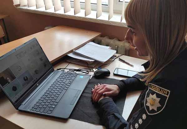 На Полтавщині поліцейські говорили про безпеку з учнями Пирятинської