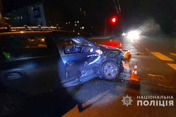 На Полтавщині у ДТП травмувались водій Renault та пасажир...