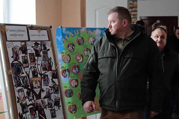 Дмитро Лунін оглянув укриття і пункт незламності в Лубенській школі