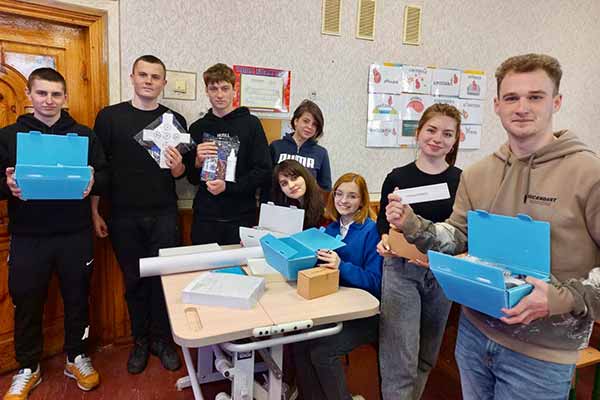 Заклади освіти Пирятинщини отримали підліткові комплекти