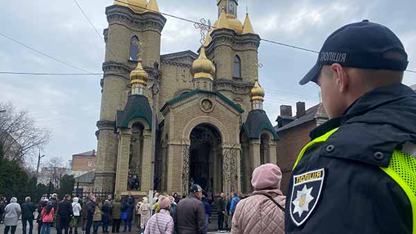 На Полтавщині богослужіння відбулися у понад 260 культових спорудах На Полтавщині богослужіння відбулися у понад 260 культових спорудах