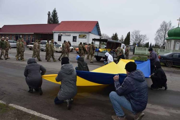 На Пирятинщині попрощались з загиблим Героєм Євгенієм Садіковим