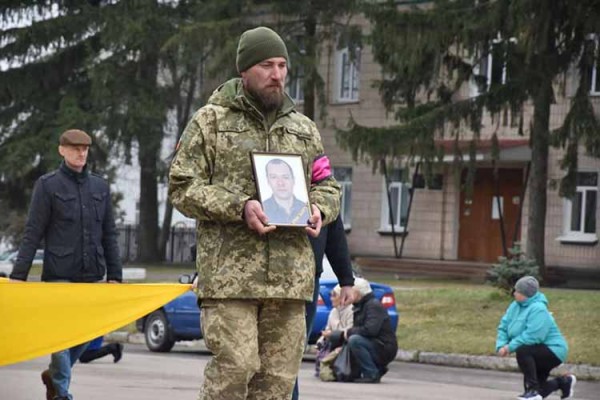 На Пирятинщині попрощались з загиблим Героєм Євгенієм Садіковим