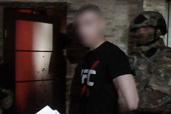 На Полтавщині поліція викрила злочинну групу вимагачів