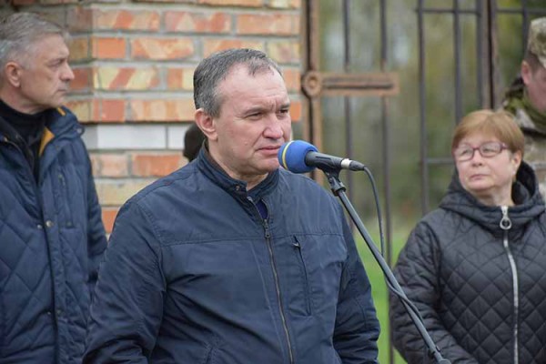 У Пирятинській громаді попрощалися з полеглим на війні захисником У Пирятинській громаді попрощалися з полеглим на війні захисником