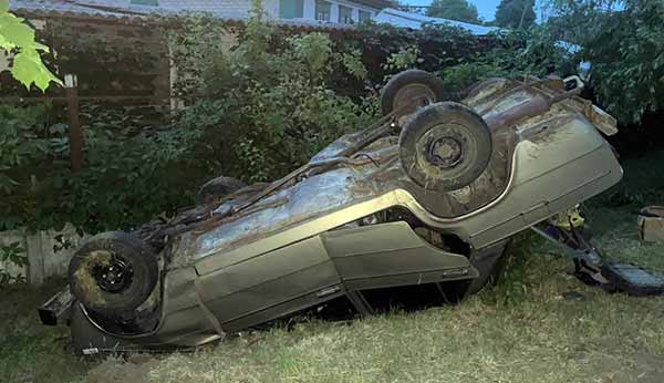 На Полтавщині водій ВАЗу загинув після зіткнення з деревом