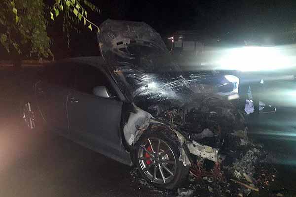 У Кременчуці на парковці горів Audi A6