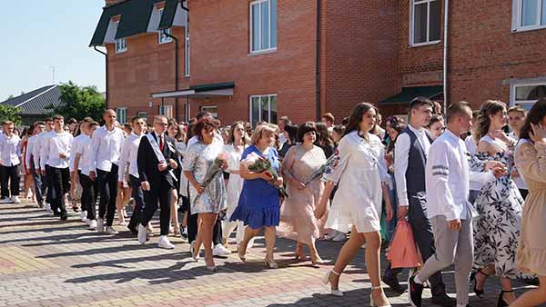 У Лубенській громаді атестати отримали 409 випускників шкіл