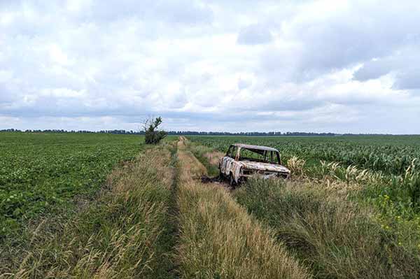 На Полтавщині згорів автомобіль, всередині виявили тіло водія