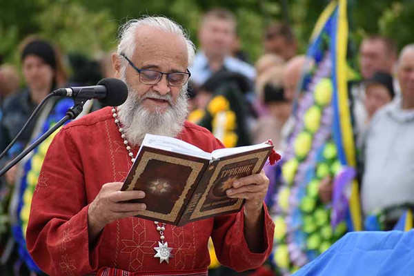 У Великій Кручі попрощалися з юним Героєм Ростиславом Шуляєвим