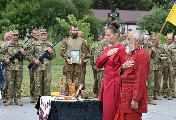 У Великій Кручі попрощалися з юним Героєм Ростиславом Шуляєвим