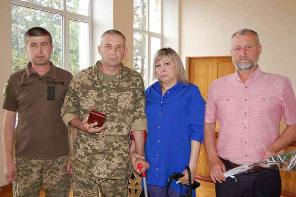 Медаль “Захиснику Вітчизни” вручили військовому з Гребінківщини